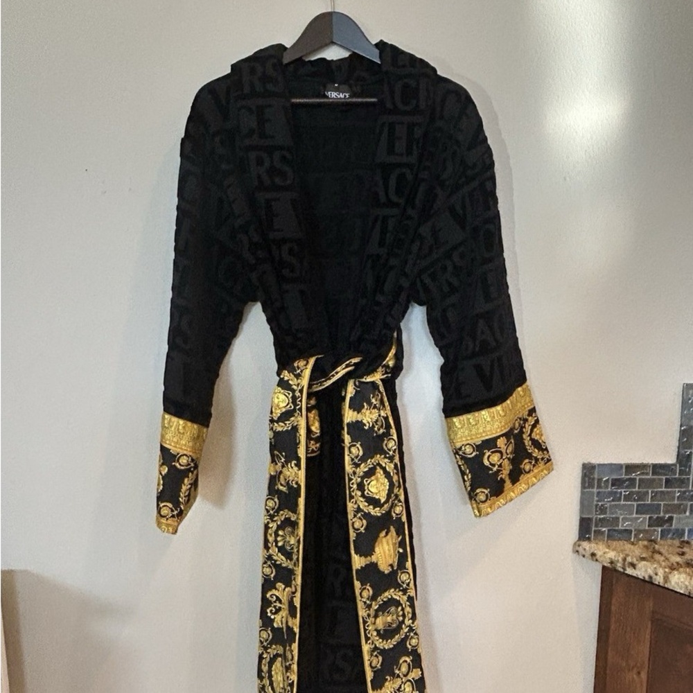 Versace Black Robe with Gold Baroque Design - Picture 6 of 10